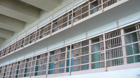 Съдът във Варна увеличи с 2 години престоя в затвора на сириец, заклал свой сънародник