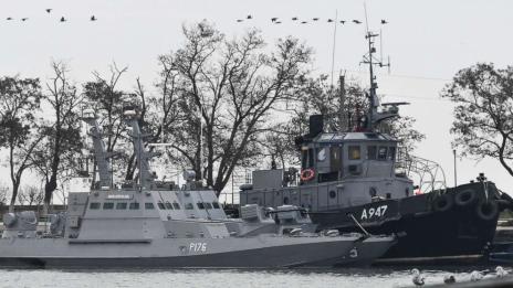 Русия връща задържаните в Керченския пролив украински кораби