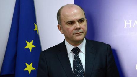 Дългосрочна грижа за възрастните хора обеща социалният министър