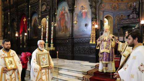 Варненската митрополия служи във Фейсбук