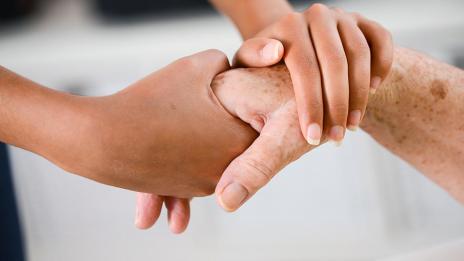 Ангажират повече социалните работници с децата, настанени в социална услуга