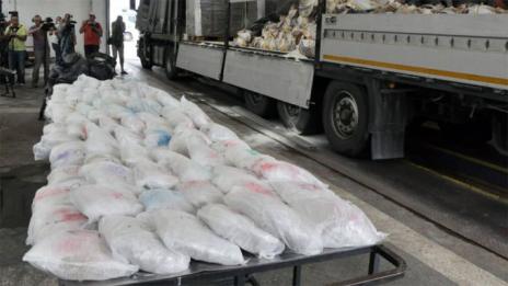 Конфискуваха тон и половина хероин в турски камион  