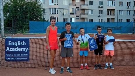 Борис Лонев и Грациела Константинова &ndash; първи на регионално до 12 г. във Варна