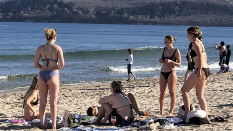 Живакът мина 27° във Варна, но не успя да подобри 35-годишния рекорд от 1 април