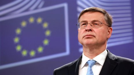 Домбровскис: Няма знаци, някой да се противопостави на влизането на България в еврозоната