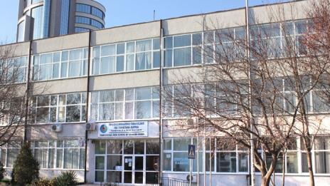 Гимназията по туризъм не задължава възпитаниците си да купуват учебници и помагала