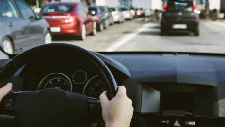 Цената на бензина тръгна нагоре, пропан бутанът и метанът поевтиняват