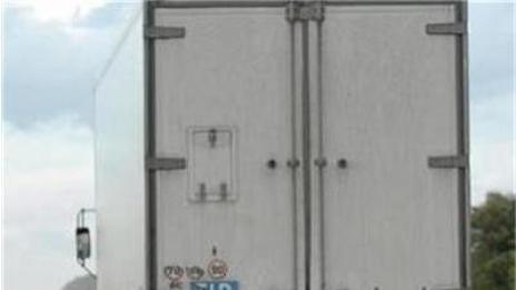 Сръбската гранична полиция задържа 7 мигранти в български камиони