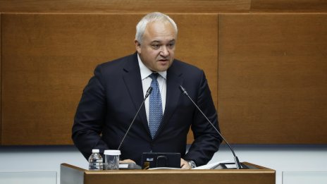 Демерджиев: Бомбените заплахи съвпадат с разкритията за полетите на Пеевски