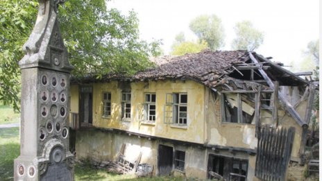 Продадоха 4 пустеещи училища