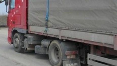 Аварирал тир затвори Айтоския проход