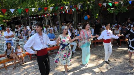 Вицепрезидентът Маргарита Попова откри фестивал на куклите край Варна
