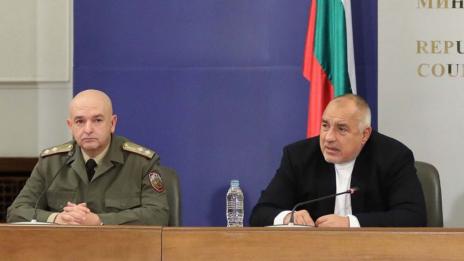 Премахват КПП-тата след Гергьовден и отварят заведенията на открито