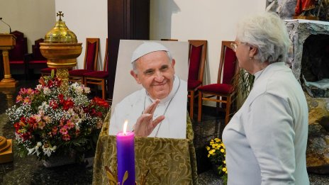 Погребват папа Франциск в базиликата, където е осветена българската азбука
