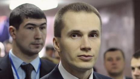 Издирват син на Янукович