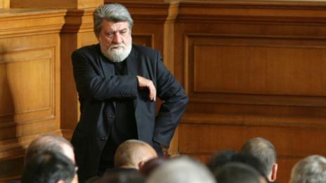Протестиращи искат Вежди Рашидов да поеме финансите