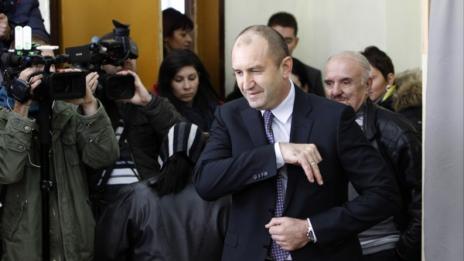 Радев кратък: Демокрацията победи апатията и страха