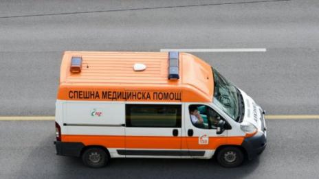 Шофьор загина при челен сблъсък на Подбалканския път, две деца пострадаха