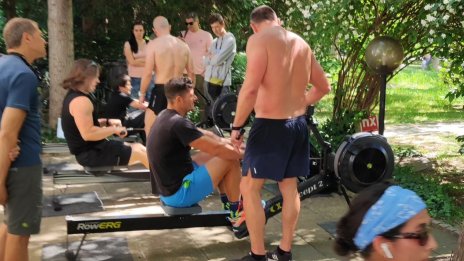100 км с гребен тренажор за 7.15 часа благотворително във Варна