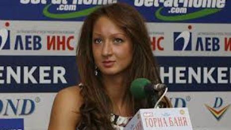 Рангелова се класира за полуфиналите на 100 м. свободен стил с национален рекорд