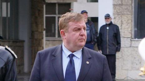 Каракачанов поиска "тоягата" за биячите на полицаи в Ботевград