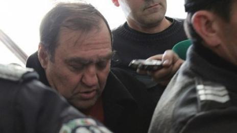 100 от Стрелча окупираха пловдивския съд заради Иван Евстатиев