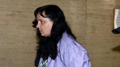 Акушерката Ковачева удряла малката Никол с юмруци и бутилка