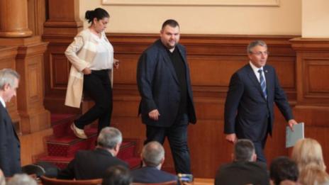 Пеевски няма да е евродепутат, отказа се от мястото