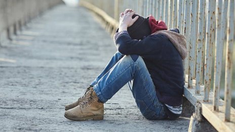 Тийнейджър остана на улицата, търси подслон и работа