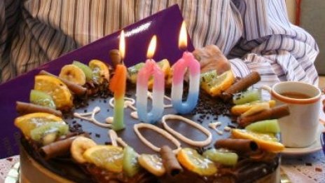 325 са столетниците ни. Жените са повече. Каква е тайната им за дълъг живот?