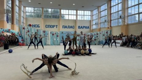 Турнир по художествена гимнастика събра над 400 млади грации във Варна