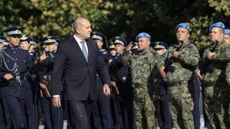ПП и ДБ за 100-те дни на кабинета: Пълен провал, герберските калинки станаха копринки