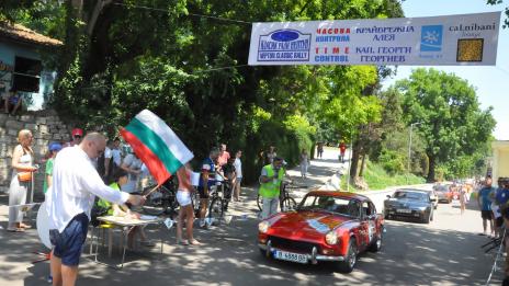 Атракция по крайбрежната алея направиха колите от 19-ото класик рали "Нептун"