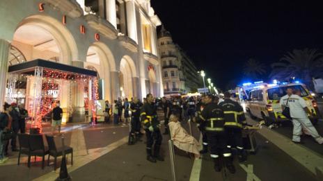 Разпитват бившата жена на убиеца от Ница