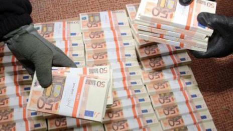 Хванаха престъпници, разпространявали фалшиви евро в 10 държави