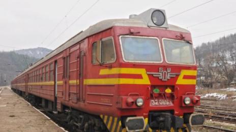 БДЖ спира от движение опасни електрички