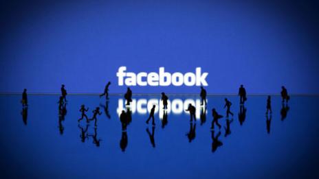 Facebook и Instagram се сринаха