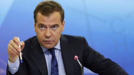 Медведев празнува 50 години на работа