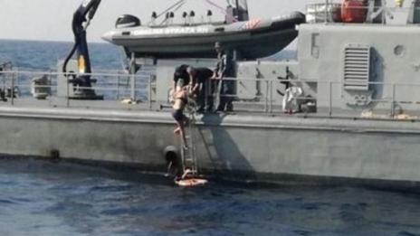 Жена оцеля 10 часа във водата