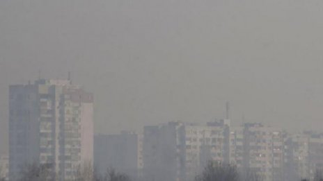 Смъртоносен смог се стеле: Колите ни тровят с амоняк, който спира сърцето
