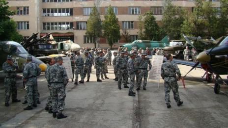 Началникът на Висшето военновъздушно училище встъпи в длъжност