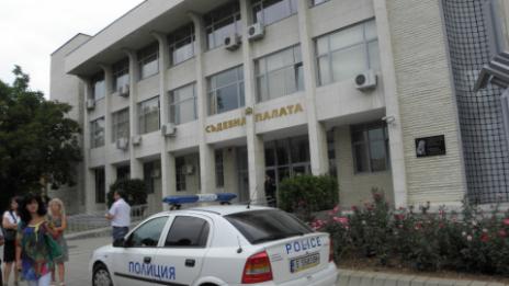 Обвиниха двама мъже в изнасилване на 12-годишно момиче