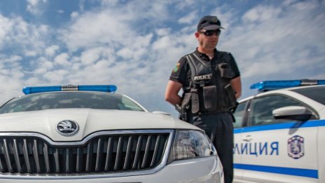 Мъж без книжка, опита да избяга от полицаи във Варна