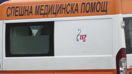 Мъж пострада след сблъсък между варненски бус и тир  