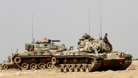 Турция прехвърля военна техника на границата със Сирия 