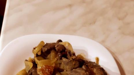 Рецепта на деня: Невероятно вкусни пилешки дробчета със сушени домати и песто