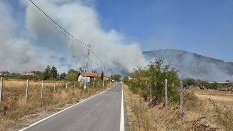 Голям пожар в Старозагорско, задействаха BG-Аlert