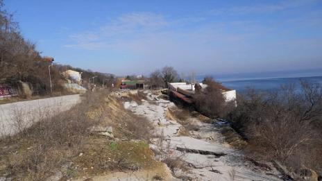 Общината и АПИ ще си сътрудничат за възстановяване на панорамния път Варна - Златни пясъци