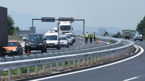 Нощен ужас... Десетки коли карат в насрещното по ”Тракия”