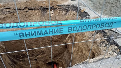 Улица "Беласица" във Варна остана затворена след аварията